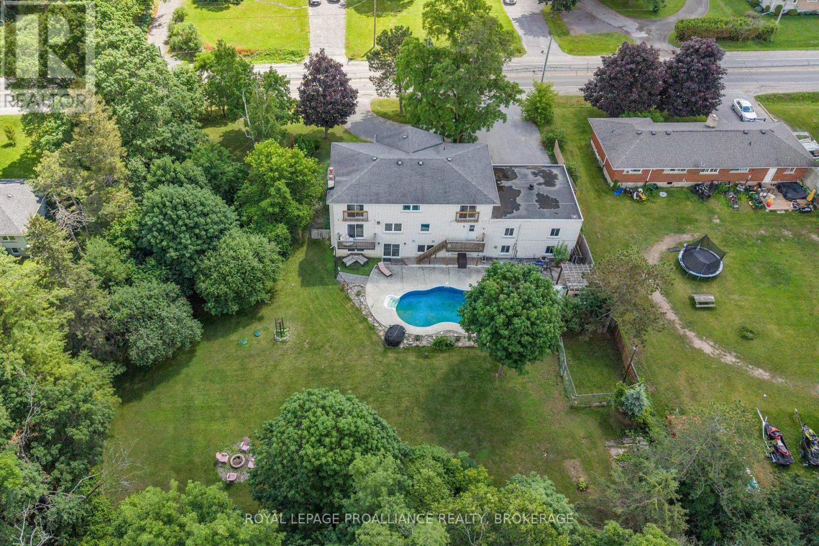 1901 SYDENHAM ROAD - 43