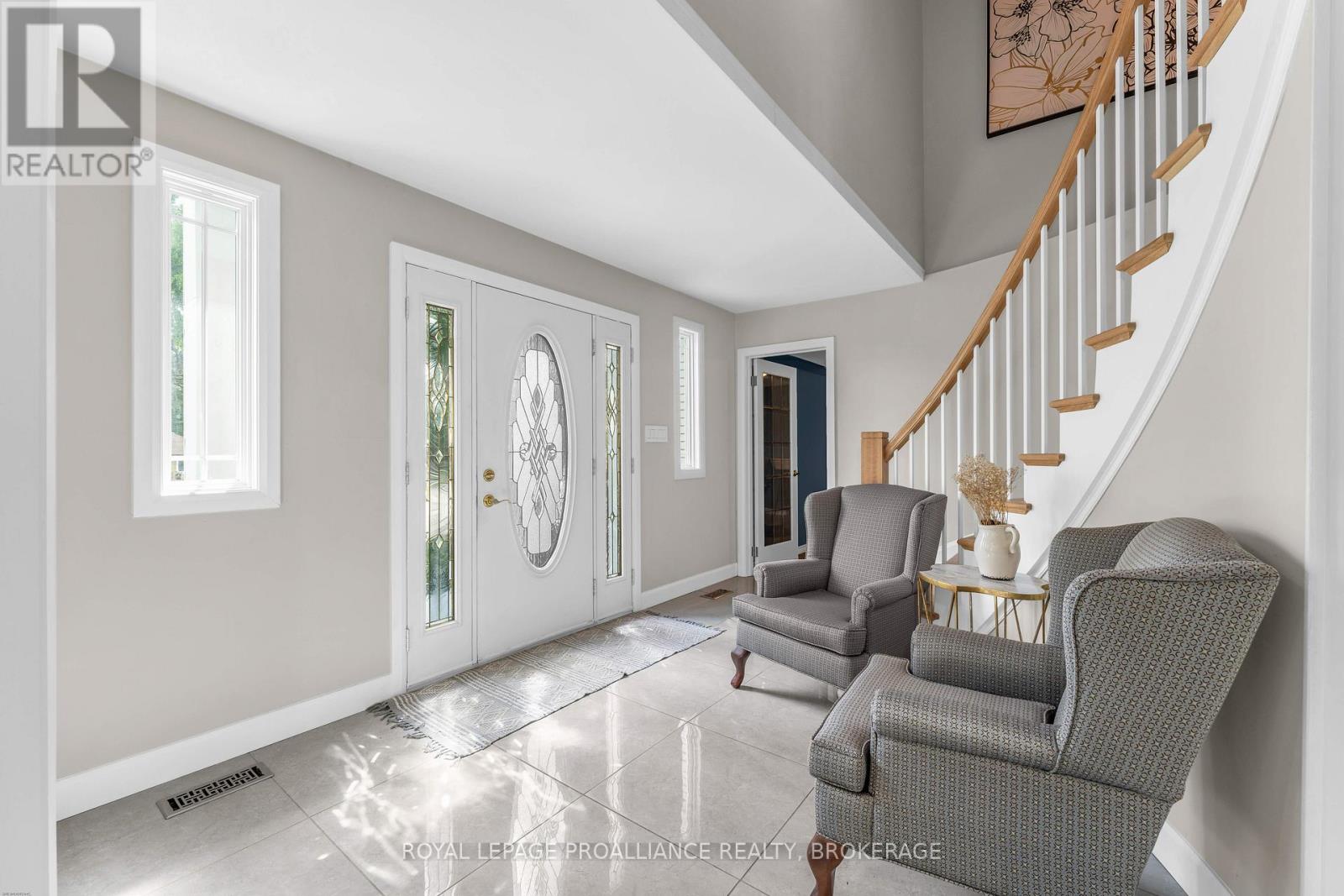 1901 SYDENHAM ROAD - 6