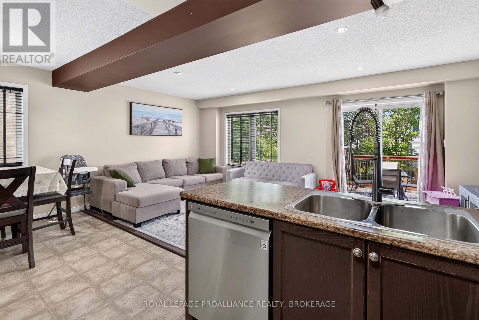 1571 CRIMSON CRESCENT - 11