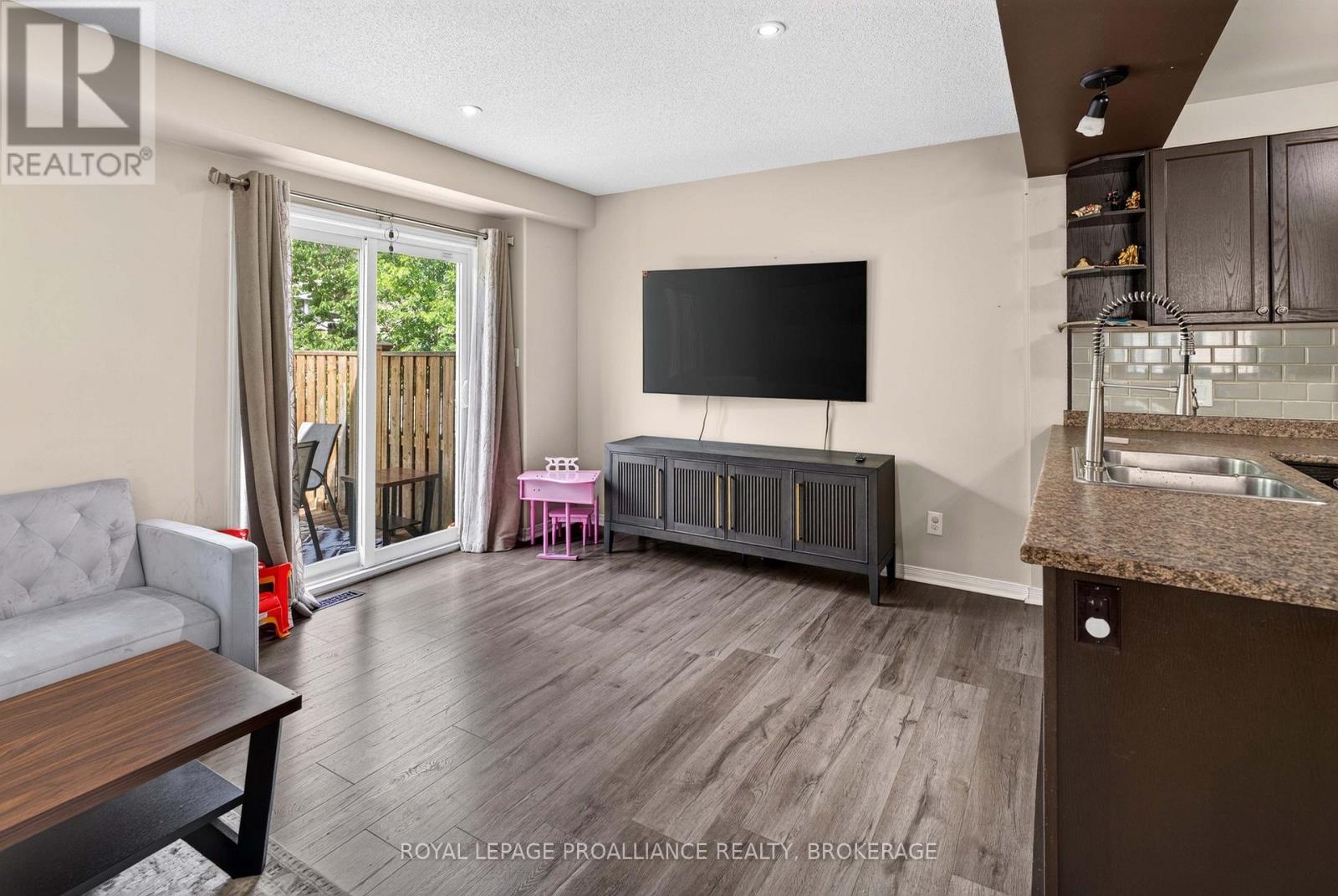 1571 CRIMSON CRESCENT - 16