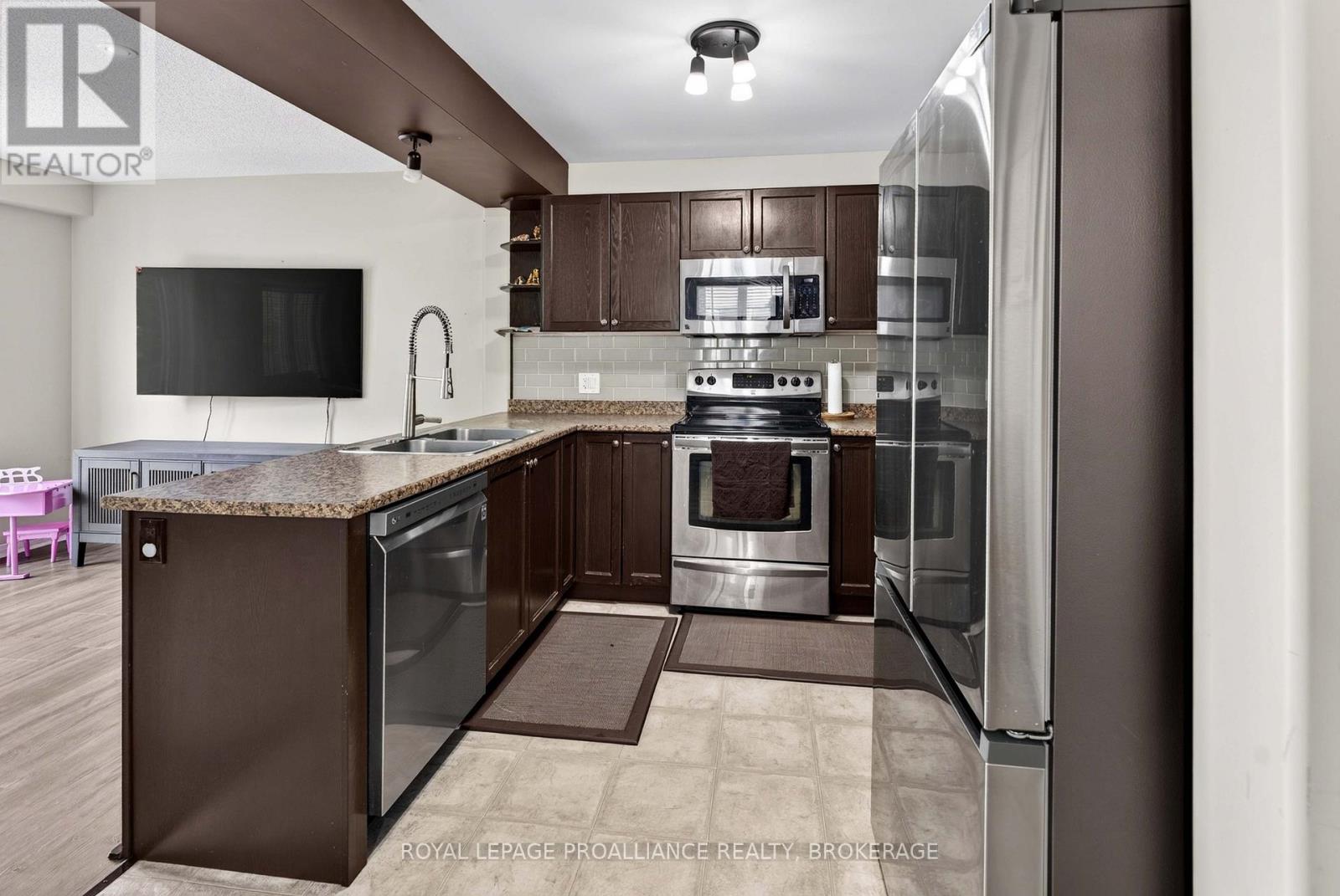 1571 CRIMSON CRESCENT - 8