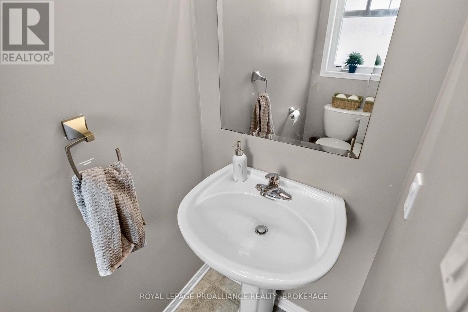 1571 CRIMSON CRESCENT - 4