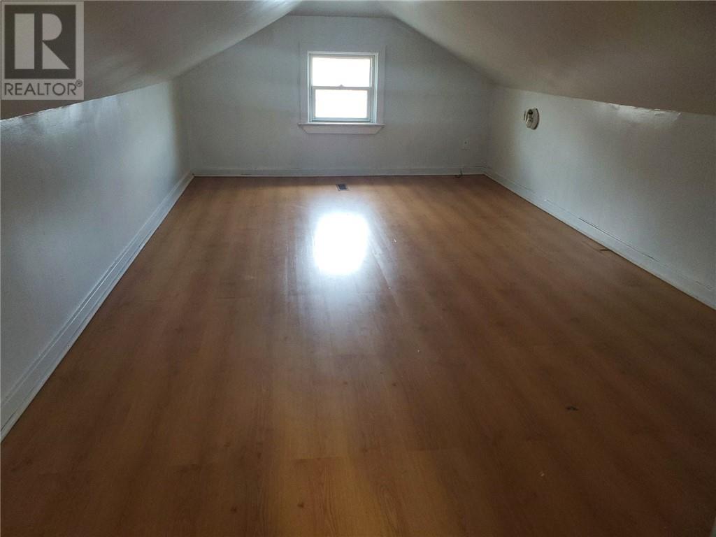 1215 Notre Dame Avenue - 13