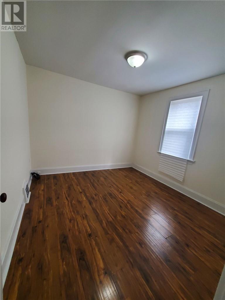 1215 Notre Dame Avenue - 7