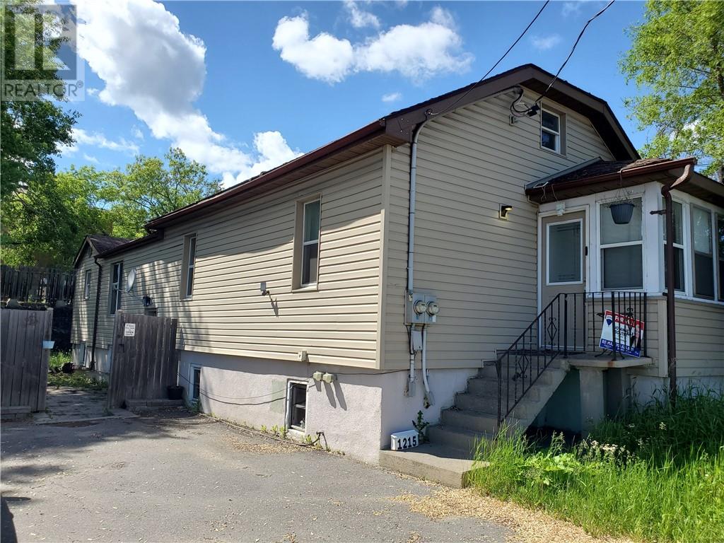 1215 Notre Dame Avenue - 1