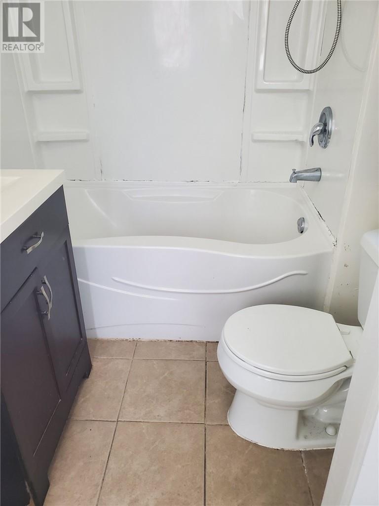1215 Notre Dame Avenue - 11