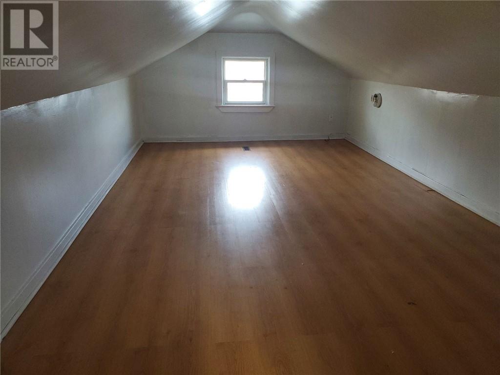 1215 Notre Dame Avenue - 14