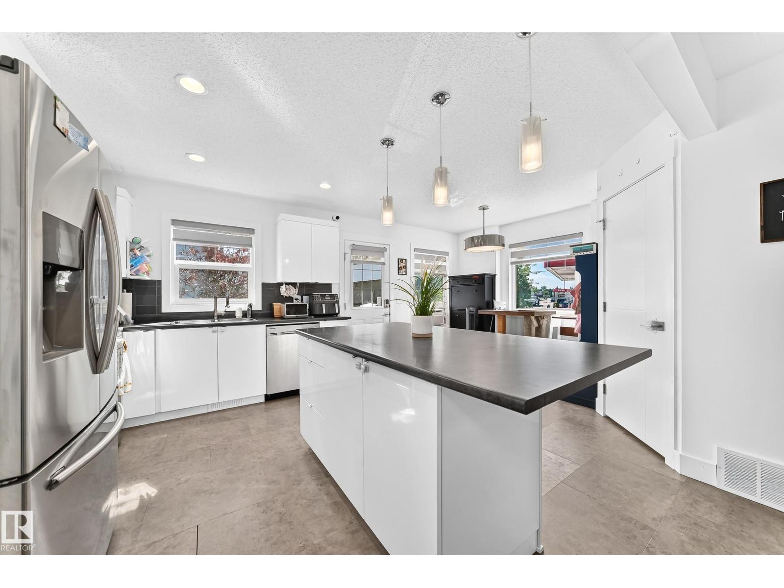 #76 330 BULYEA RD NW - 6