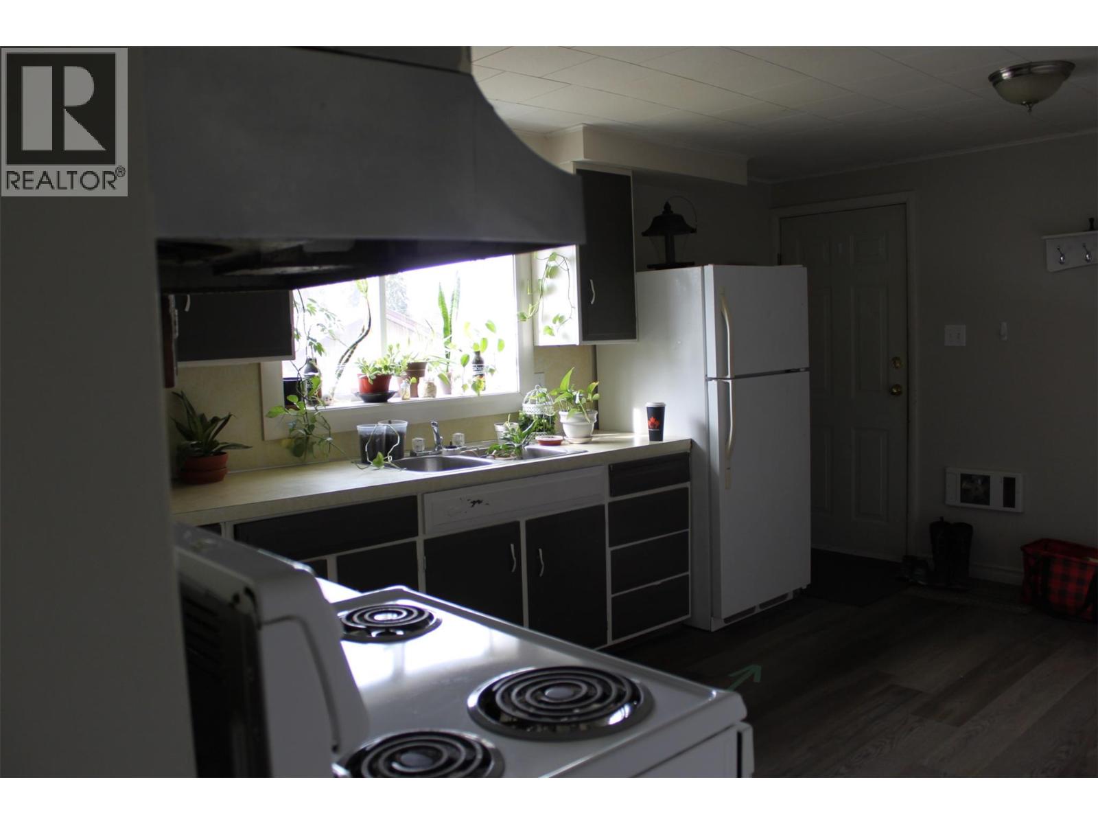 #1-4 208 Nelson Avenue - 29
