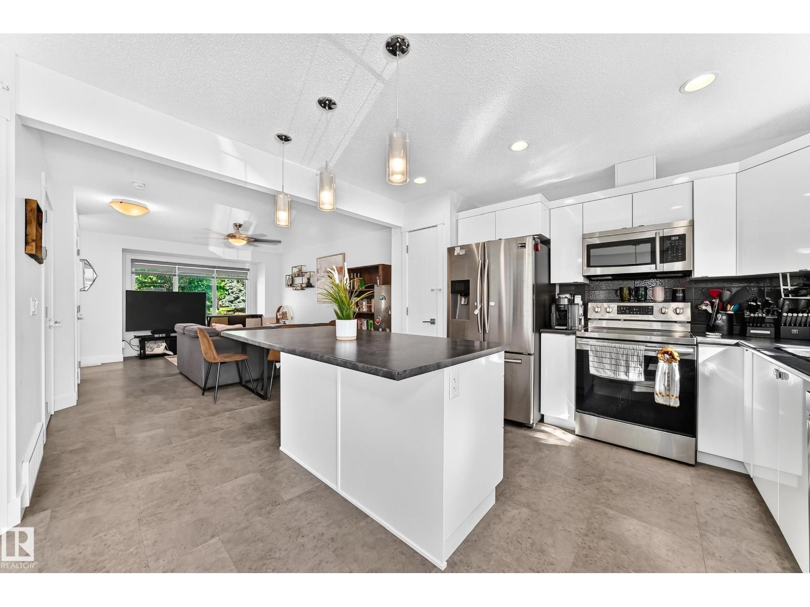 #76 330 BULYEA RD NW - 10