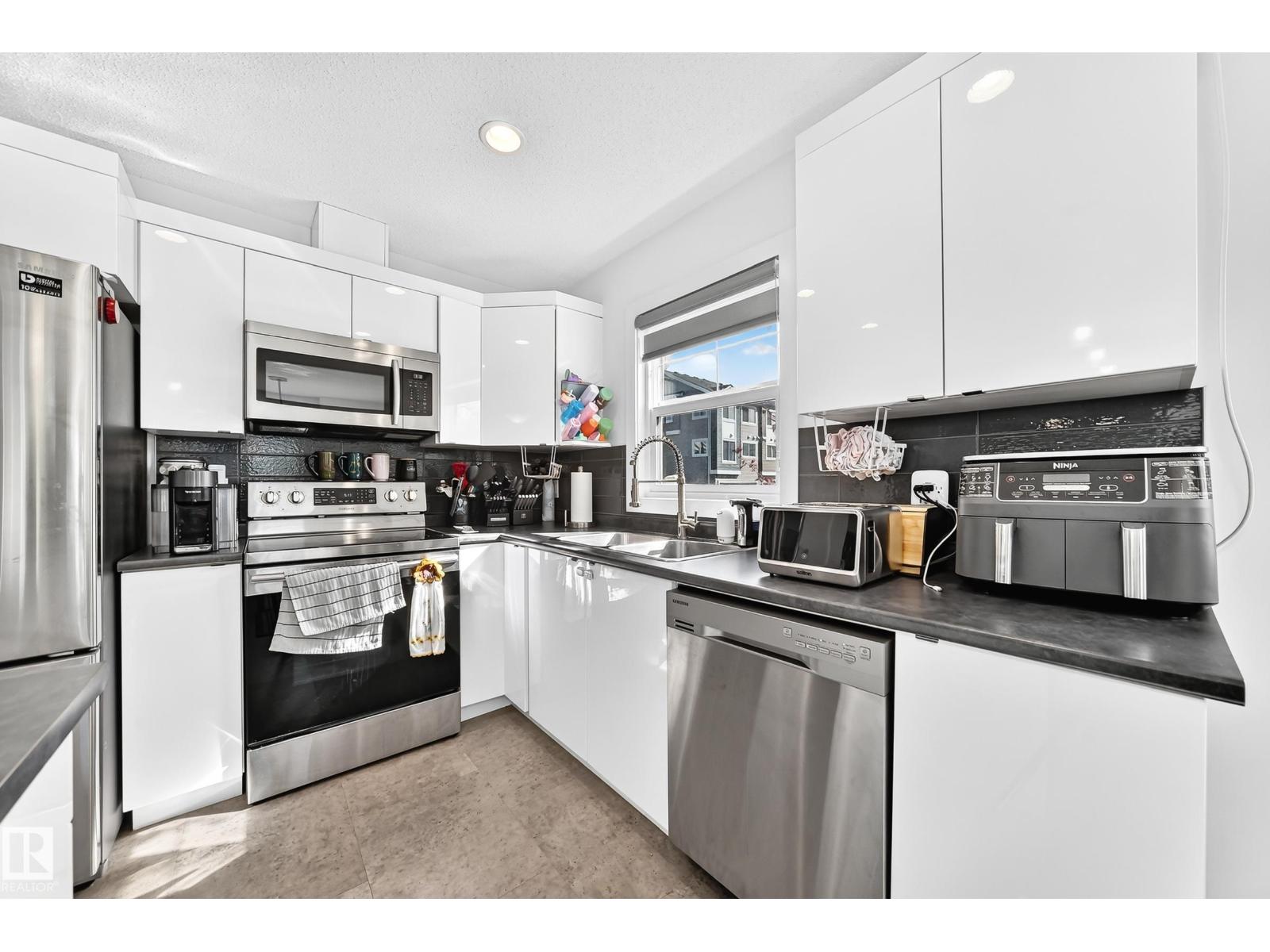 #76 330 BULYEA RD NW - 8