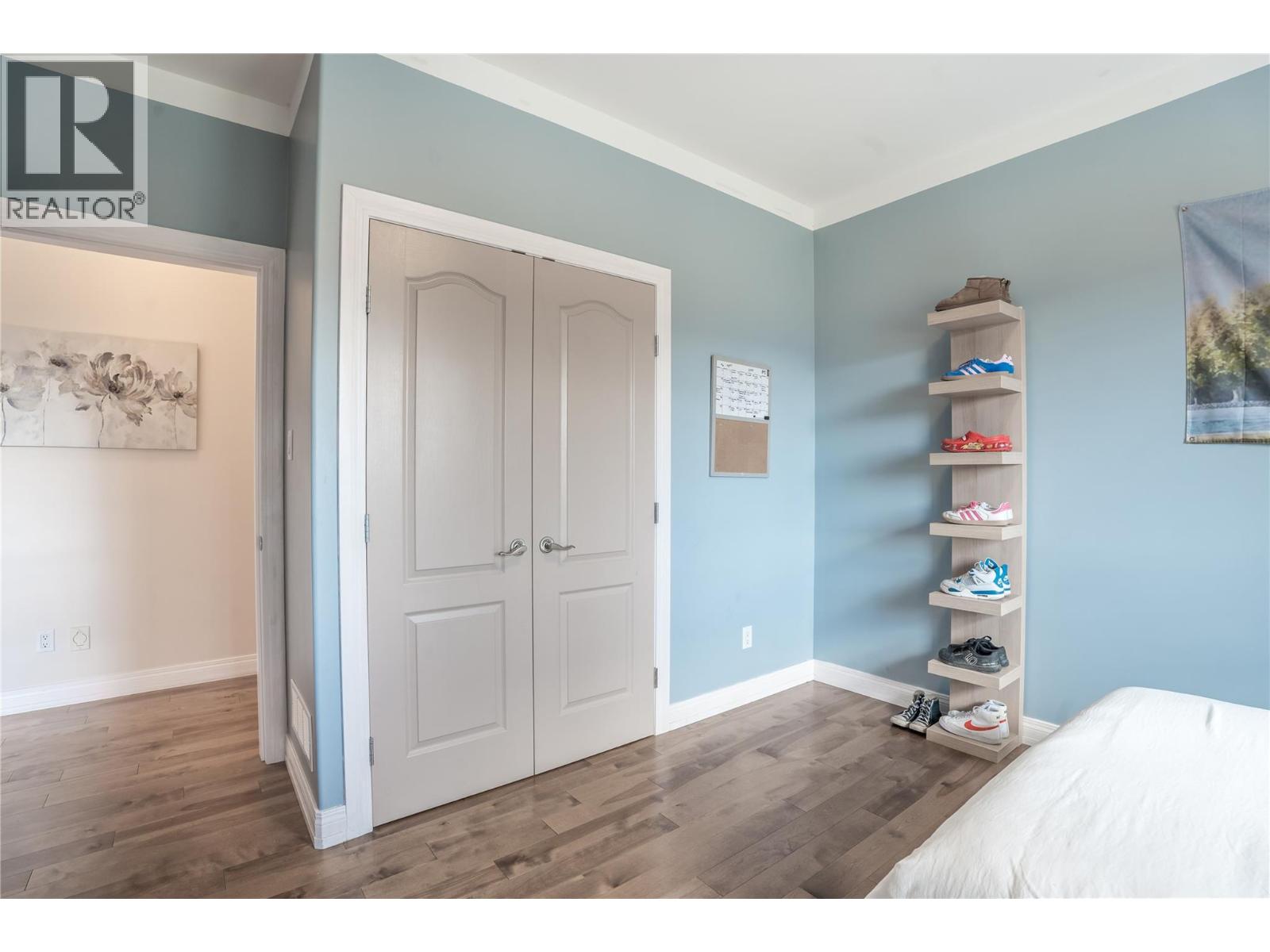 6220 Simpson Road, Summerland