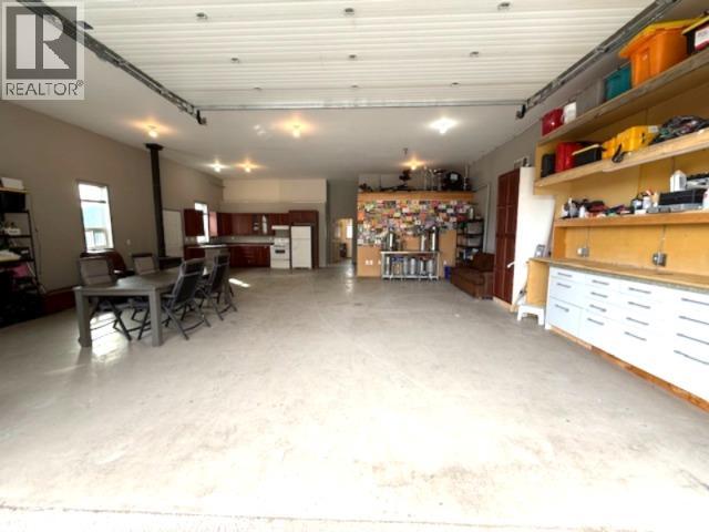 6220 Simpson Road, Summerland