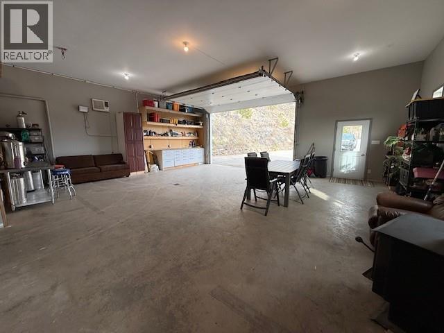 6220 Simpson Road, Summerland
