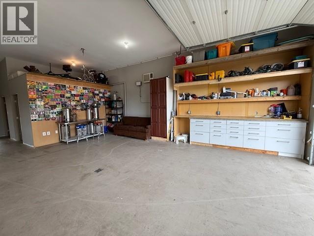 6220 Simpson Road, Summerland