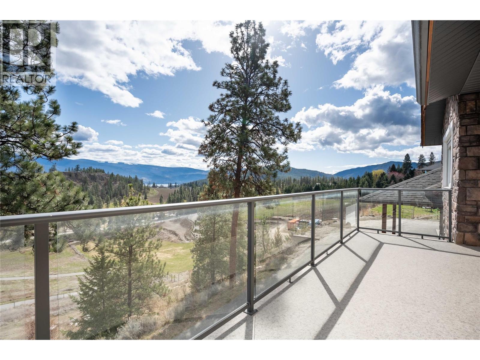 6220 Simpson Road, Summerland
