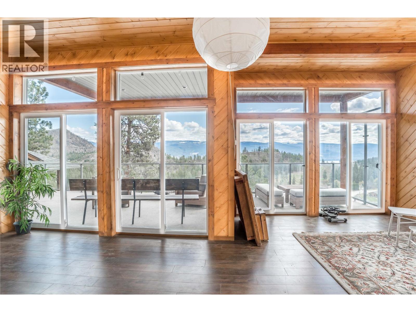 6220 Simpson Road, Summerland