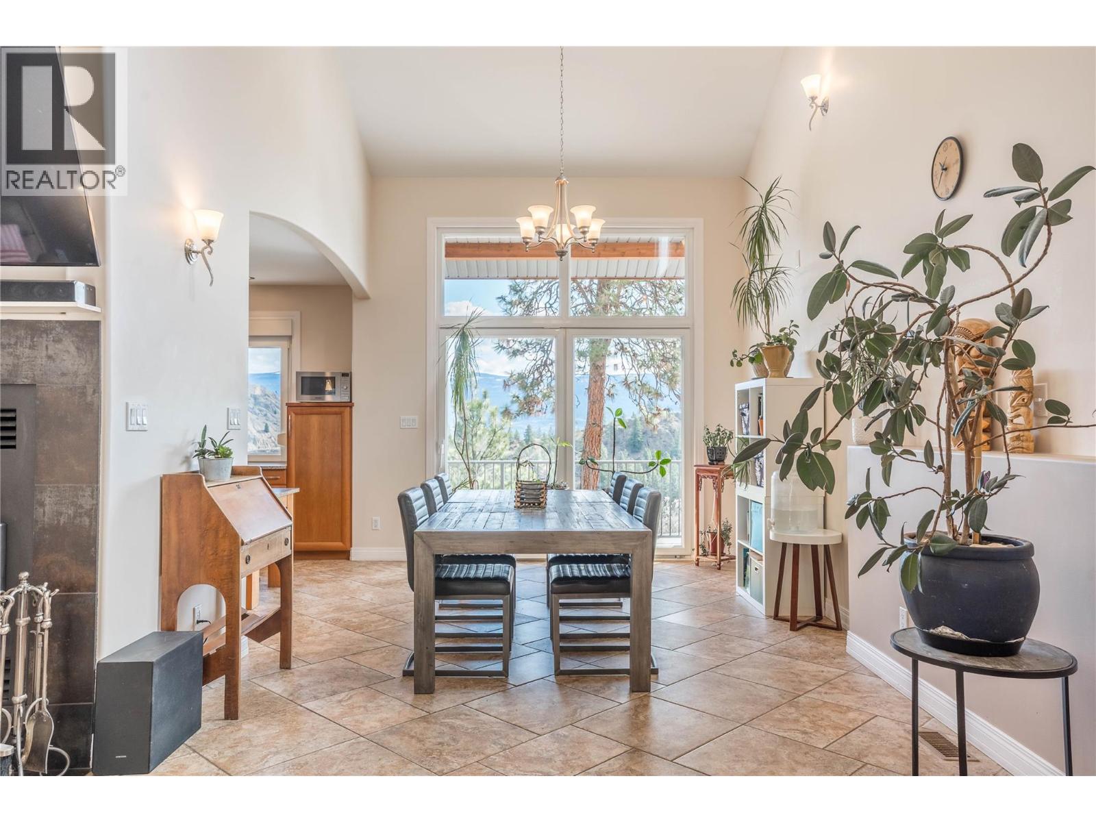 6220 Simpson Road, Summerland