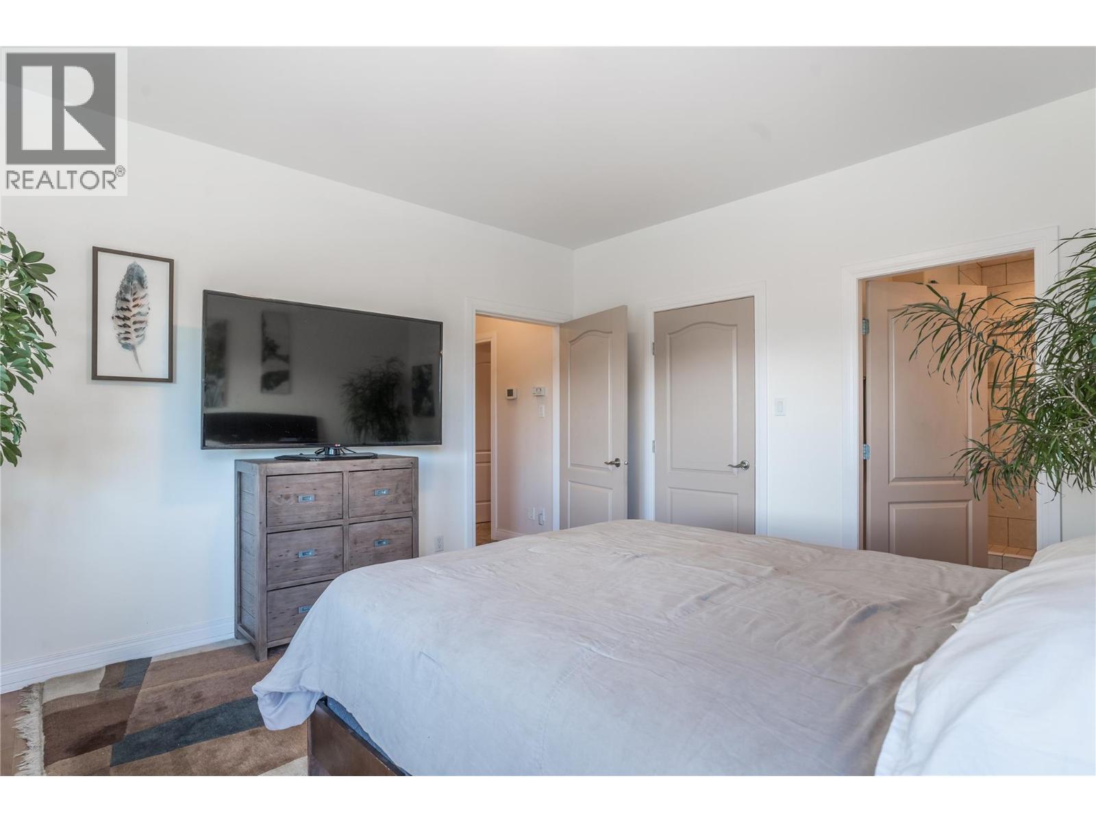 6220 Simpson Road, Summerland