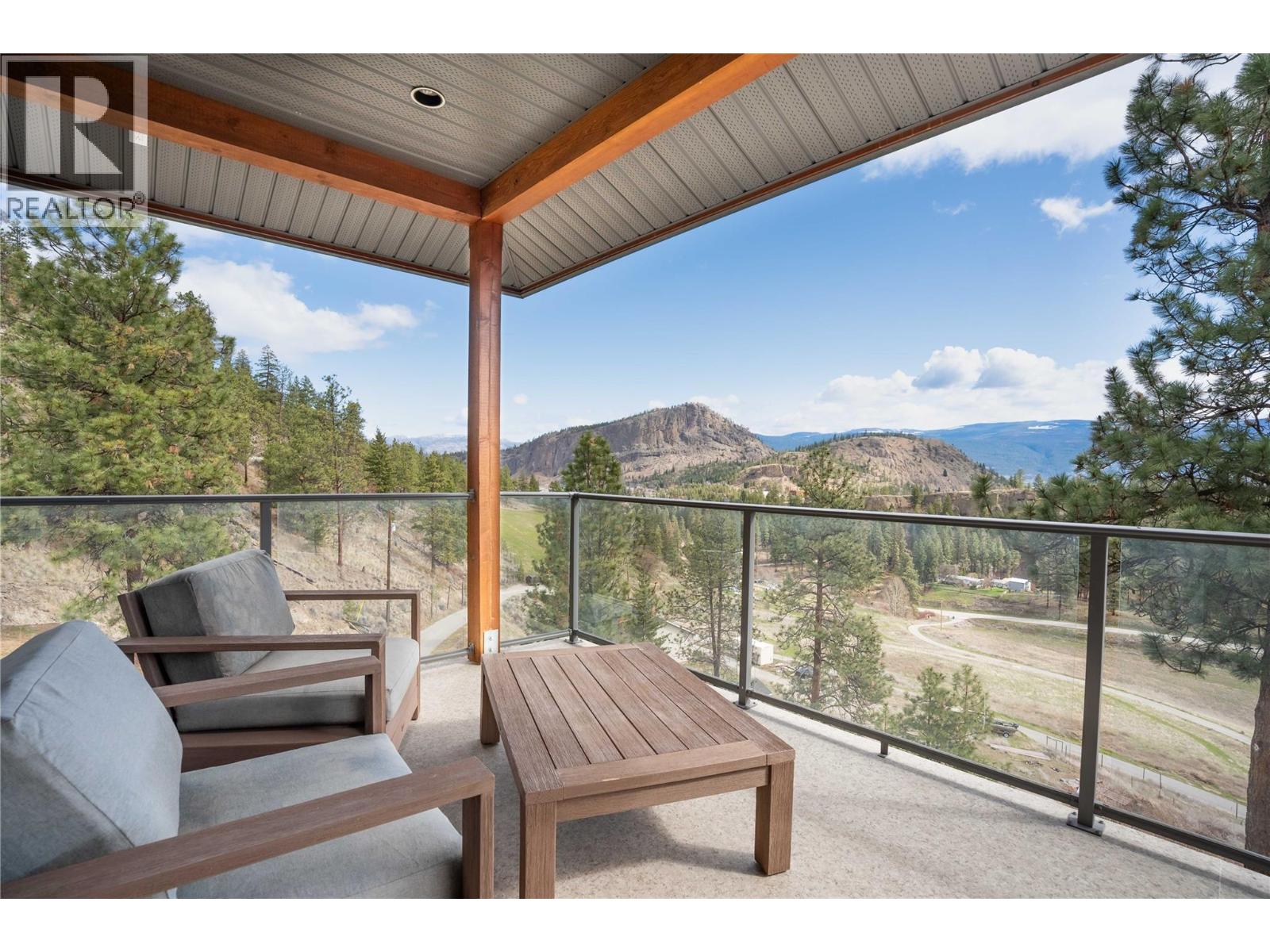 6220 Simpson Road, Summerland