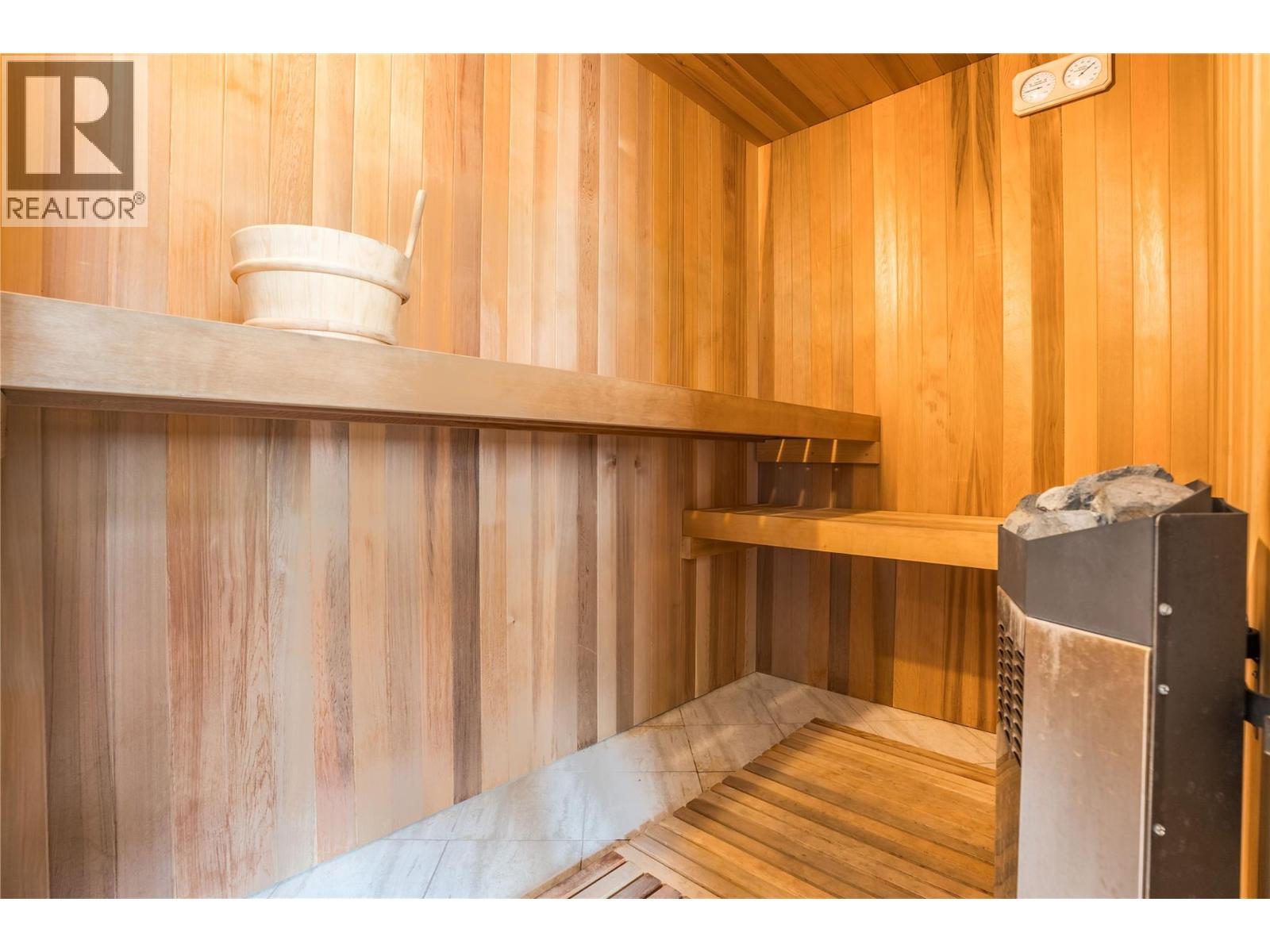 6220 Simpson Road, Summerland