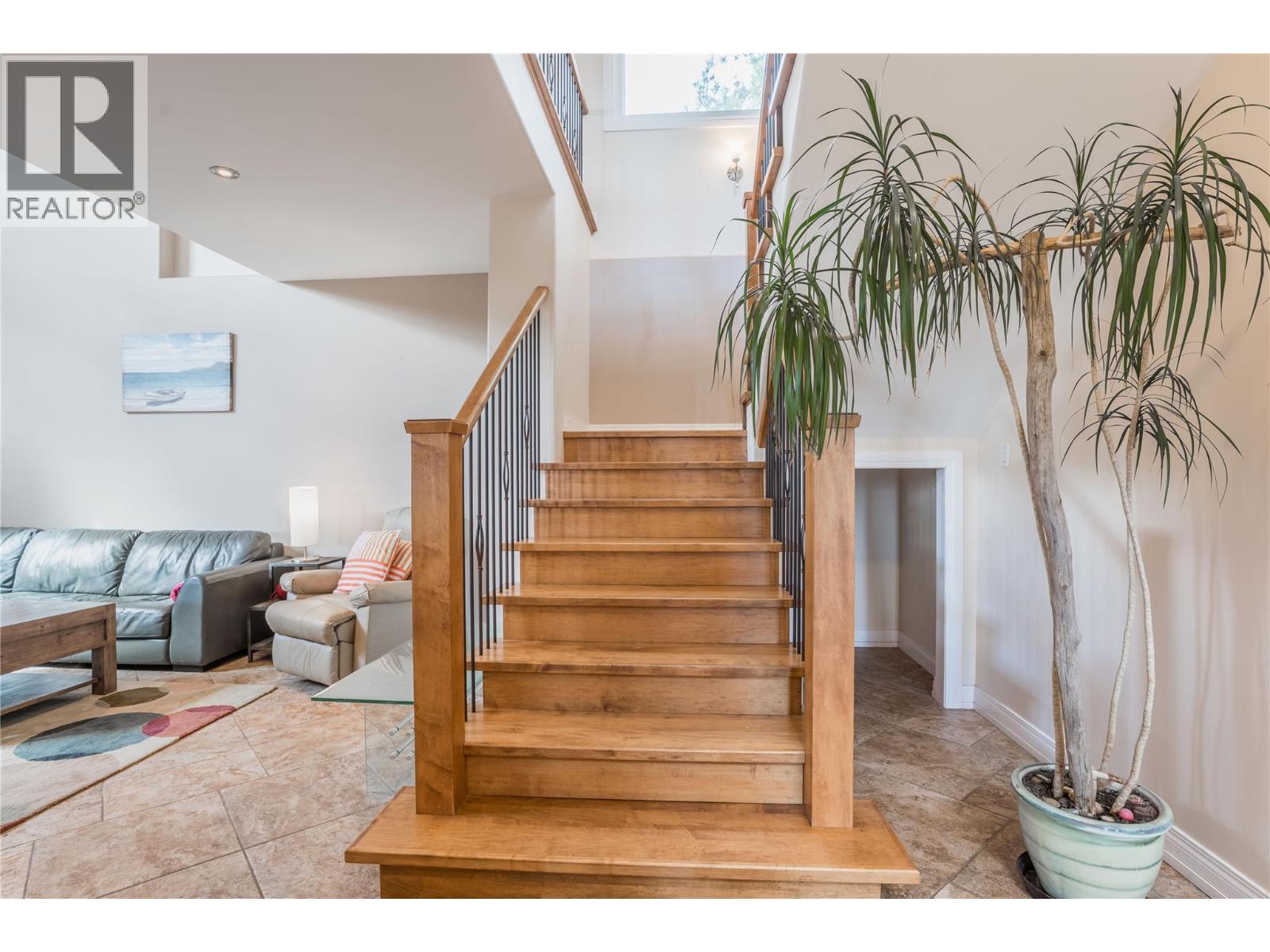 6220 Simpson Road, Summerland