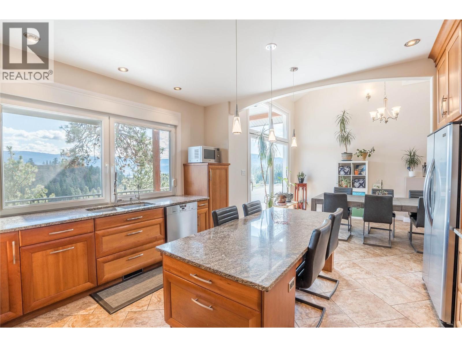 6220 Simpson Road, Summerland