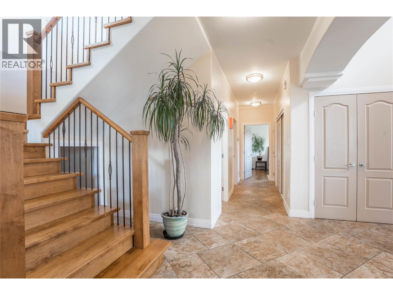 6220 Simpson Road, Summerland