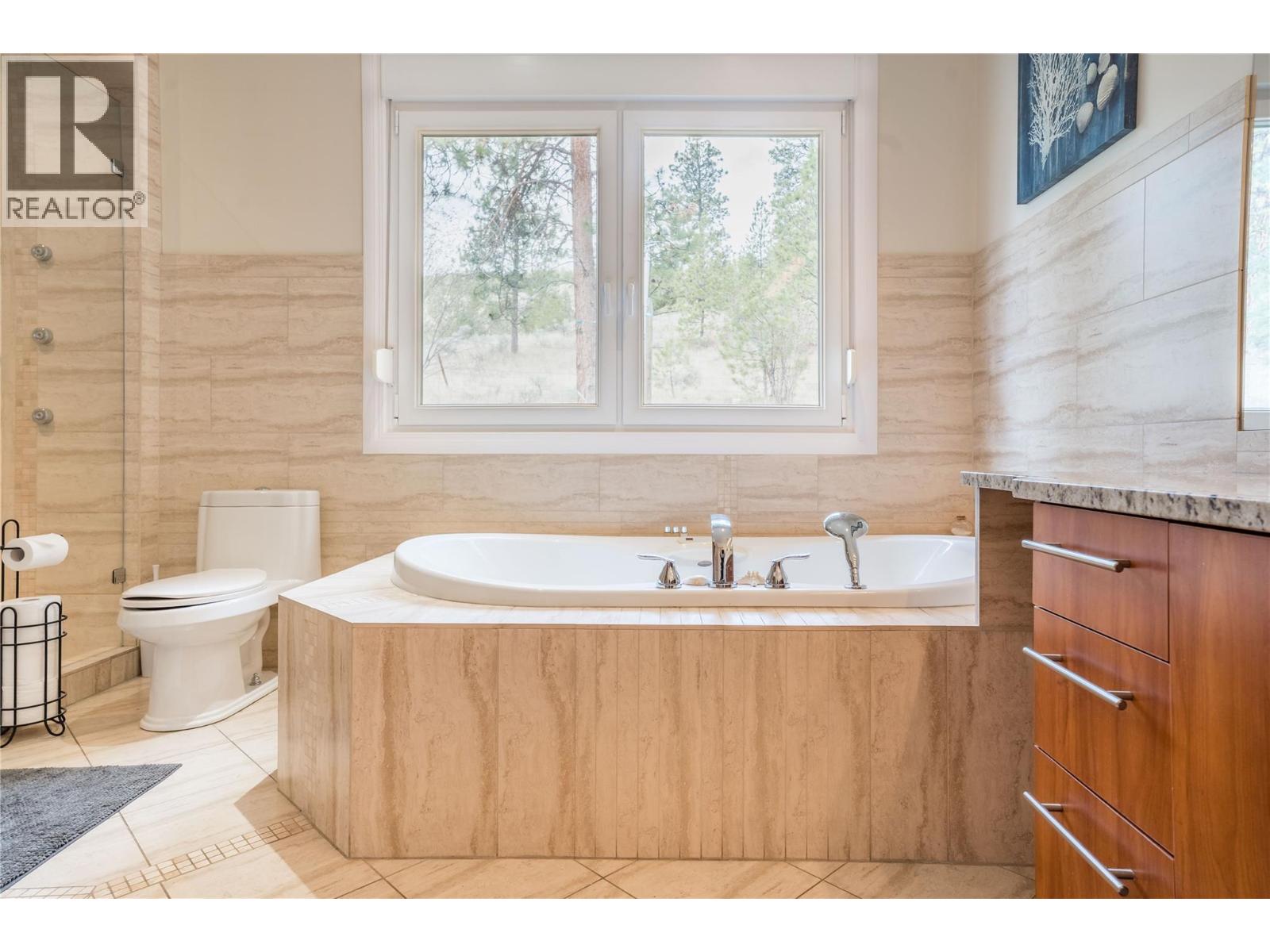 6220 Simpson Road, Summerland
