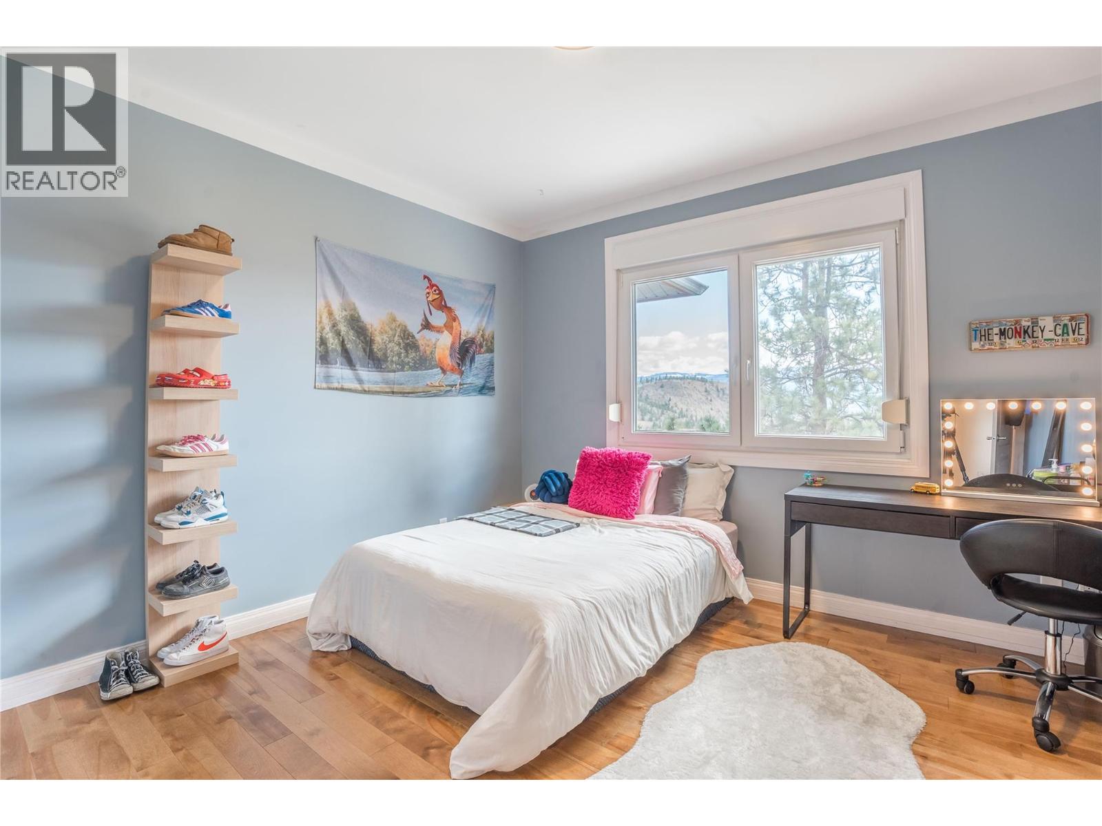 6220 Simpson Road, Summerland