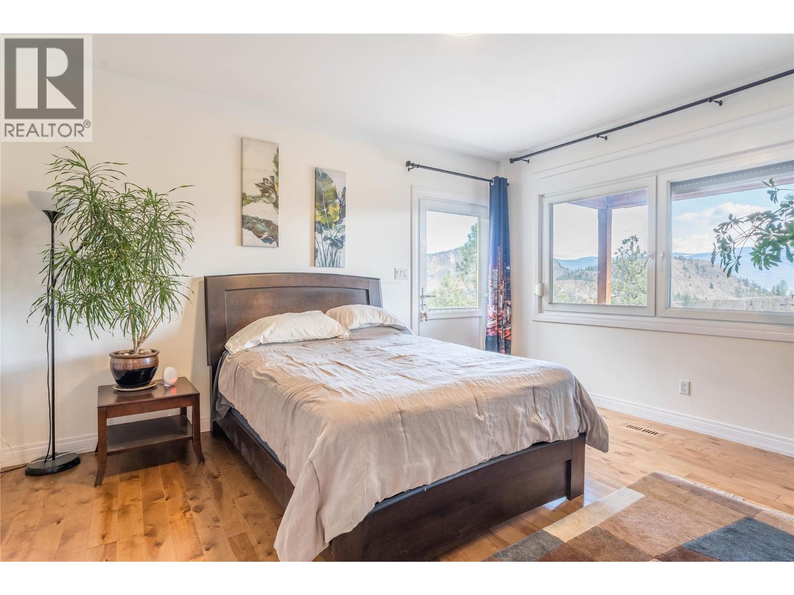 6220 Simpson Road, Summerland
