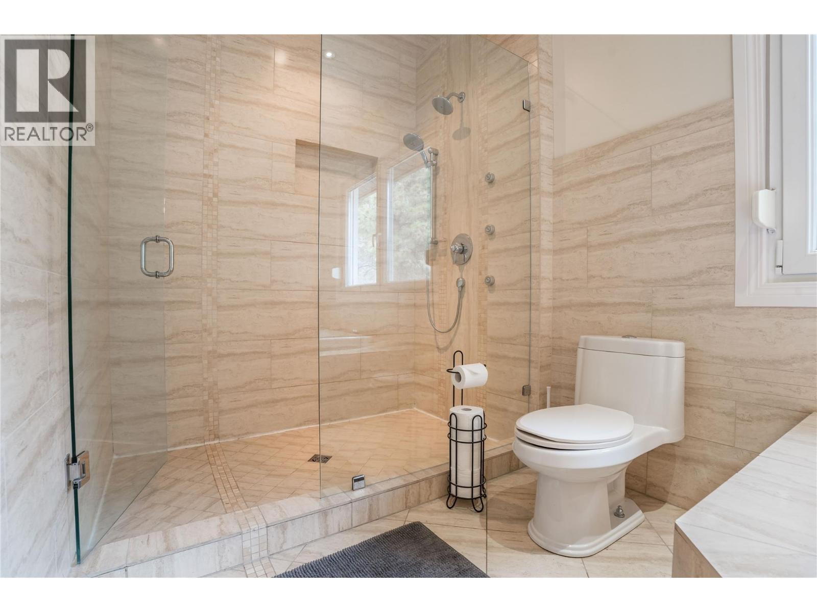 6220 Simpson Road, Summerland