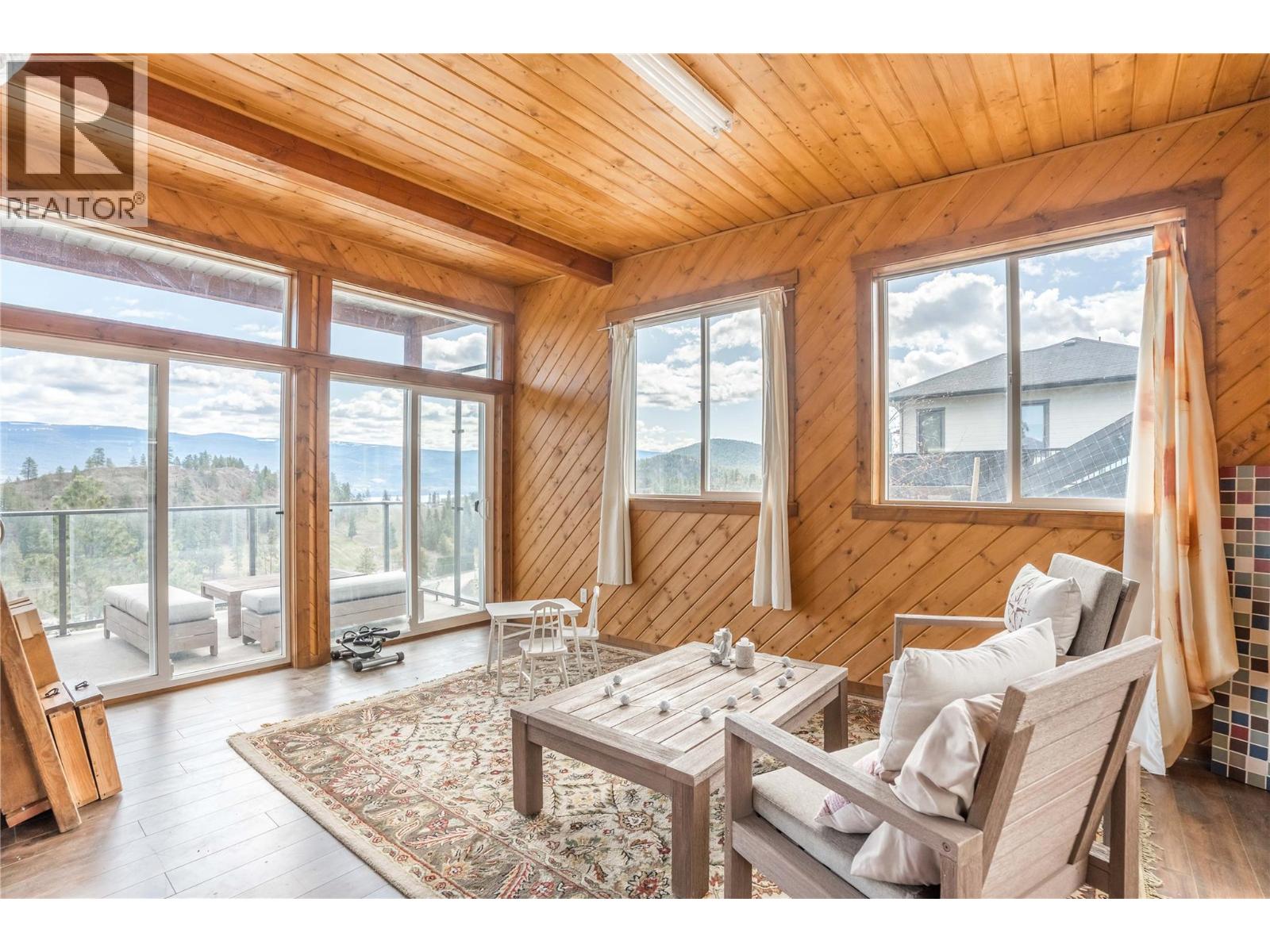 6220 Simpson Road, Summerland