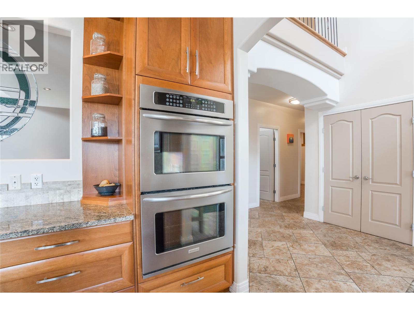 6220 Simpson Road, Summerland