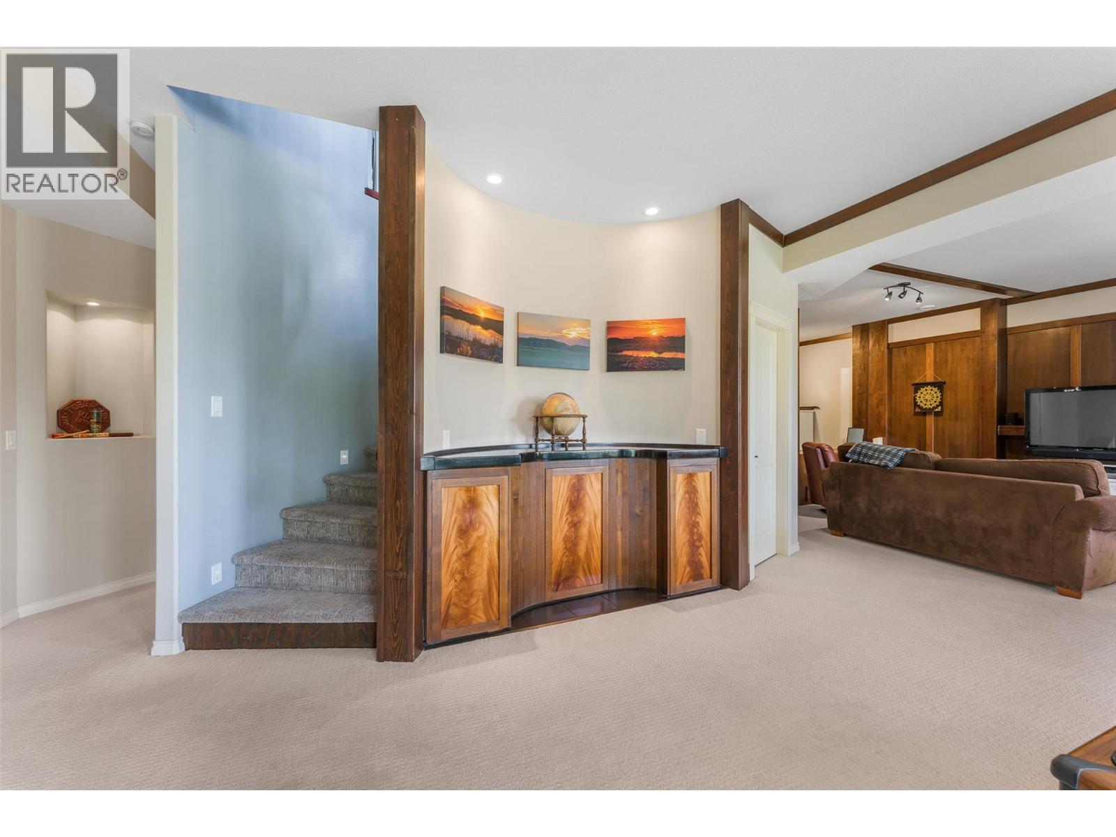 1090 Hume Avenue, Kelowna