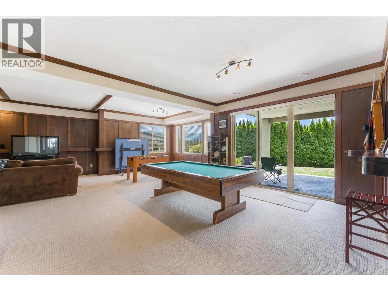 1090 Hume Avenue, Kelowna