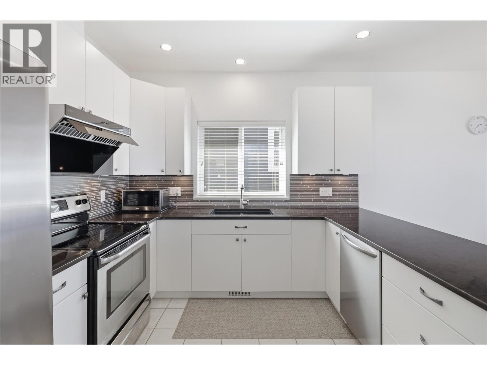#18 1250 ABERDEEN Drive - 4