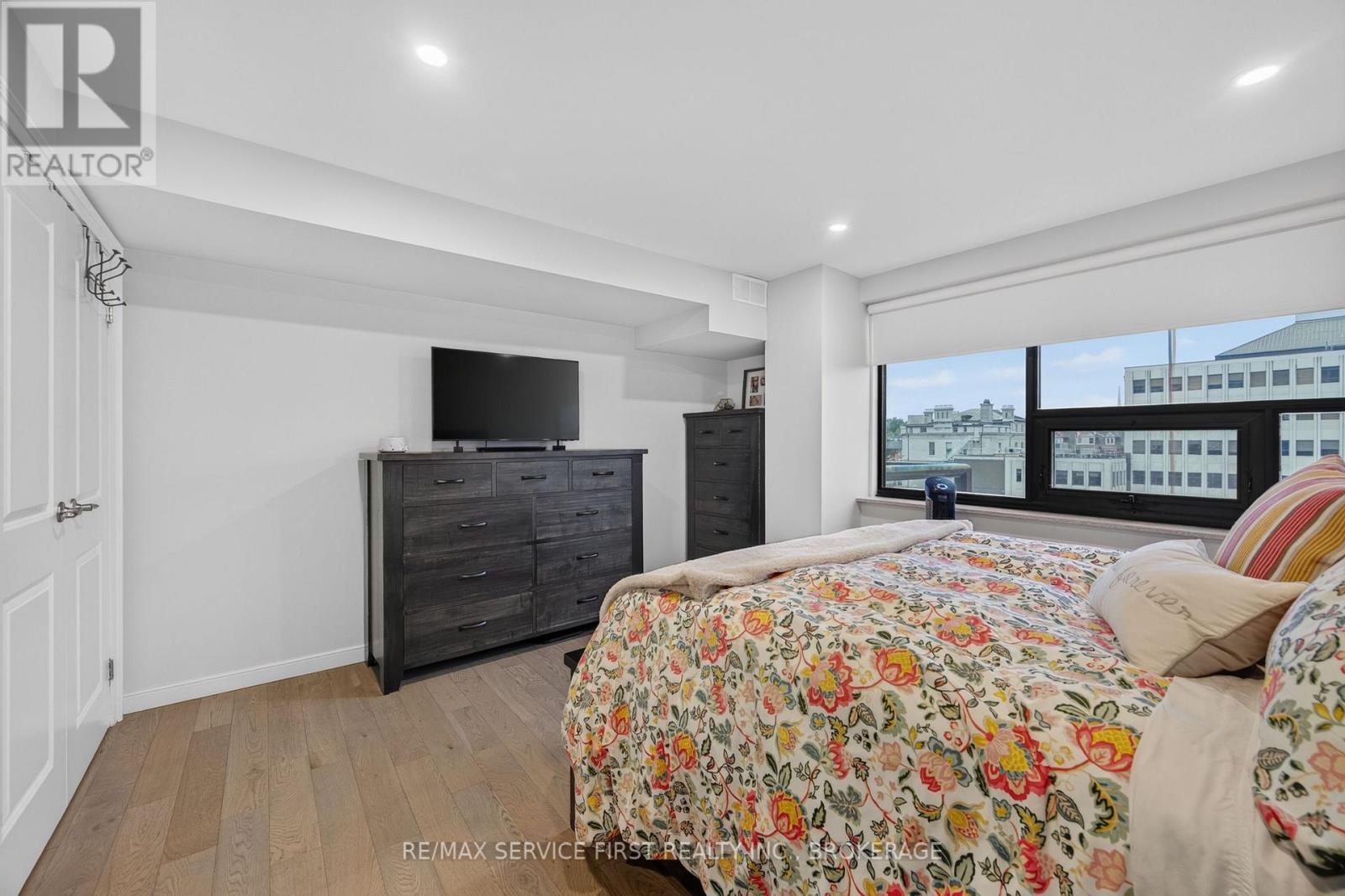 #509 165 ONTARIO STREET - 22