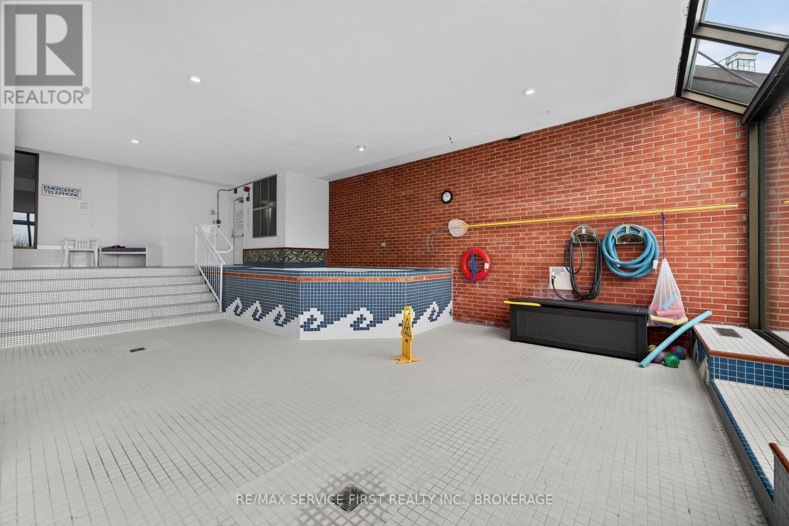 #509 165 ONTARIO STREET - 34