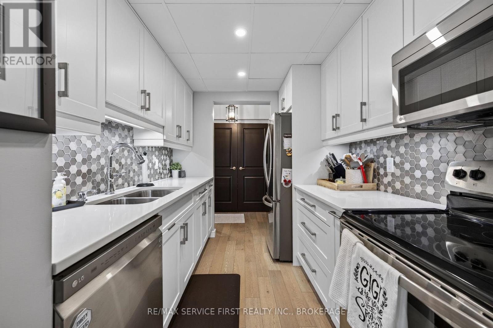 #509 165 ONTARIO STREET - 9