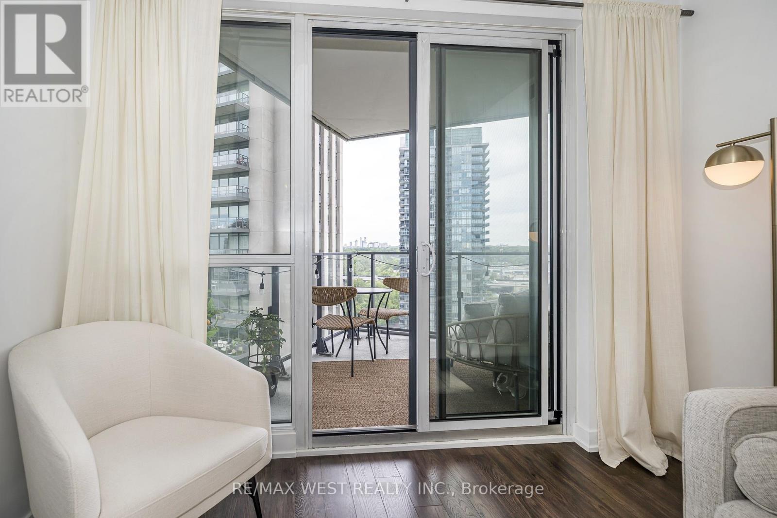 #1705 10 PARK LAWN ROAD - 18