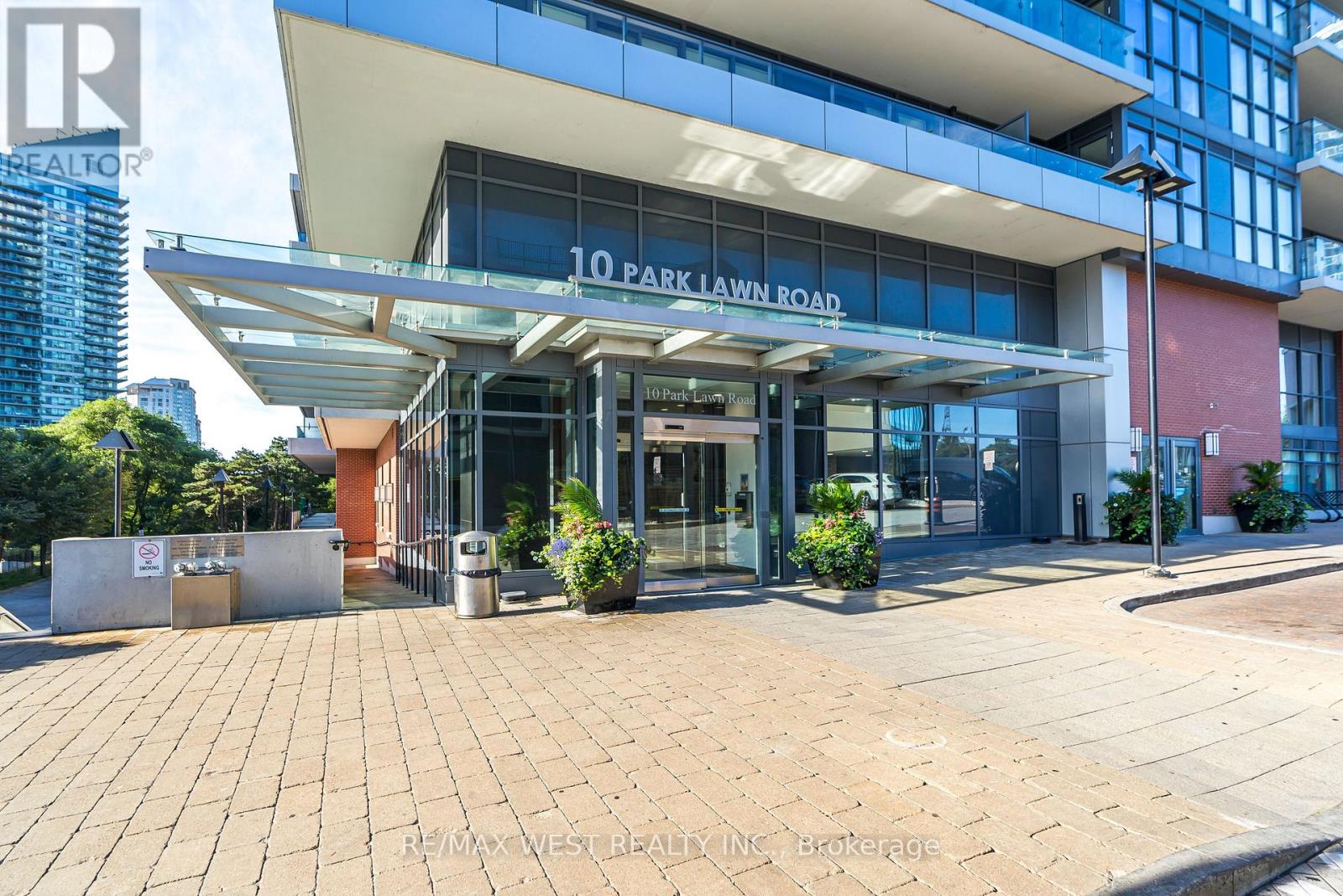 #1705 10 PARK LAWN ROAD - 32