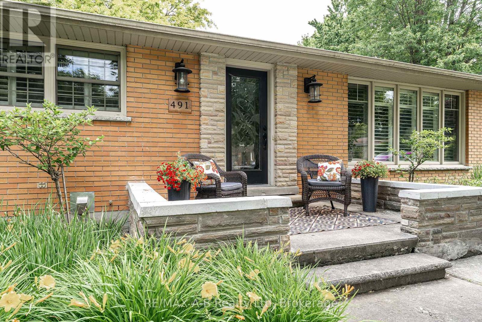 491 ELIZABETH STREET - Image 5