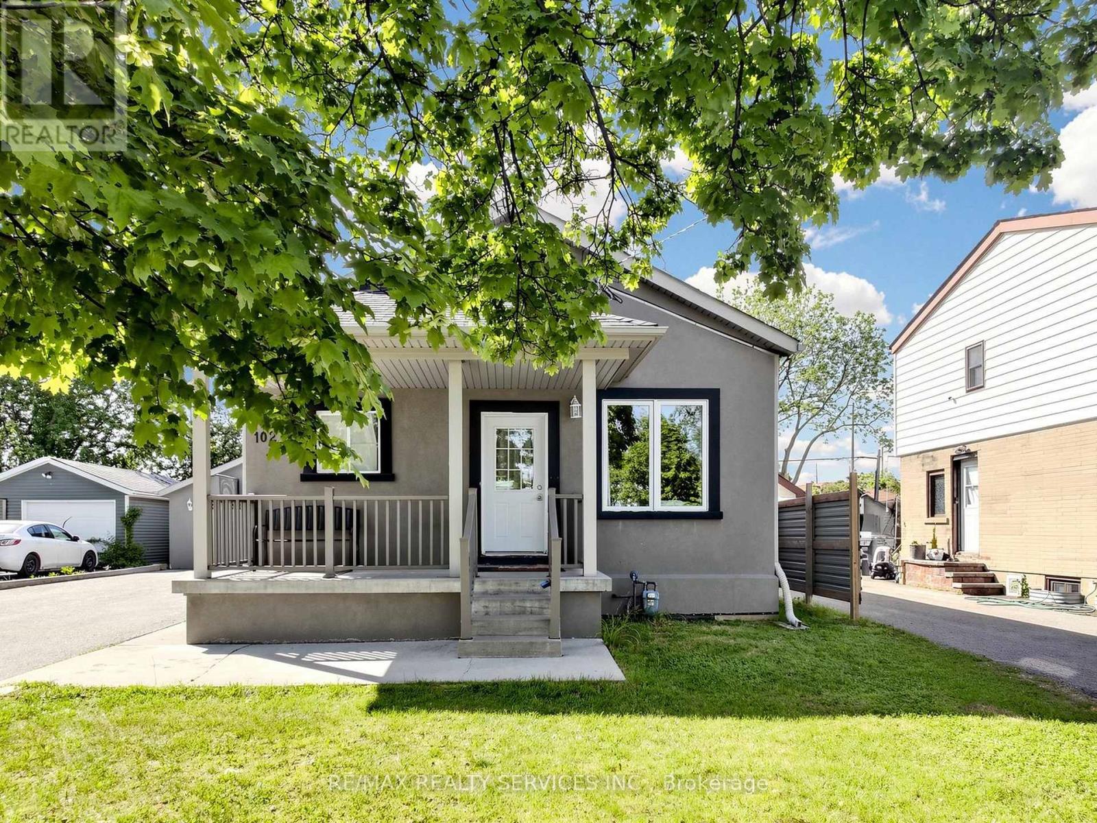 102 WOODWARD AVENUE - 2