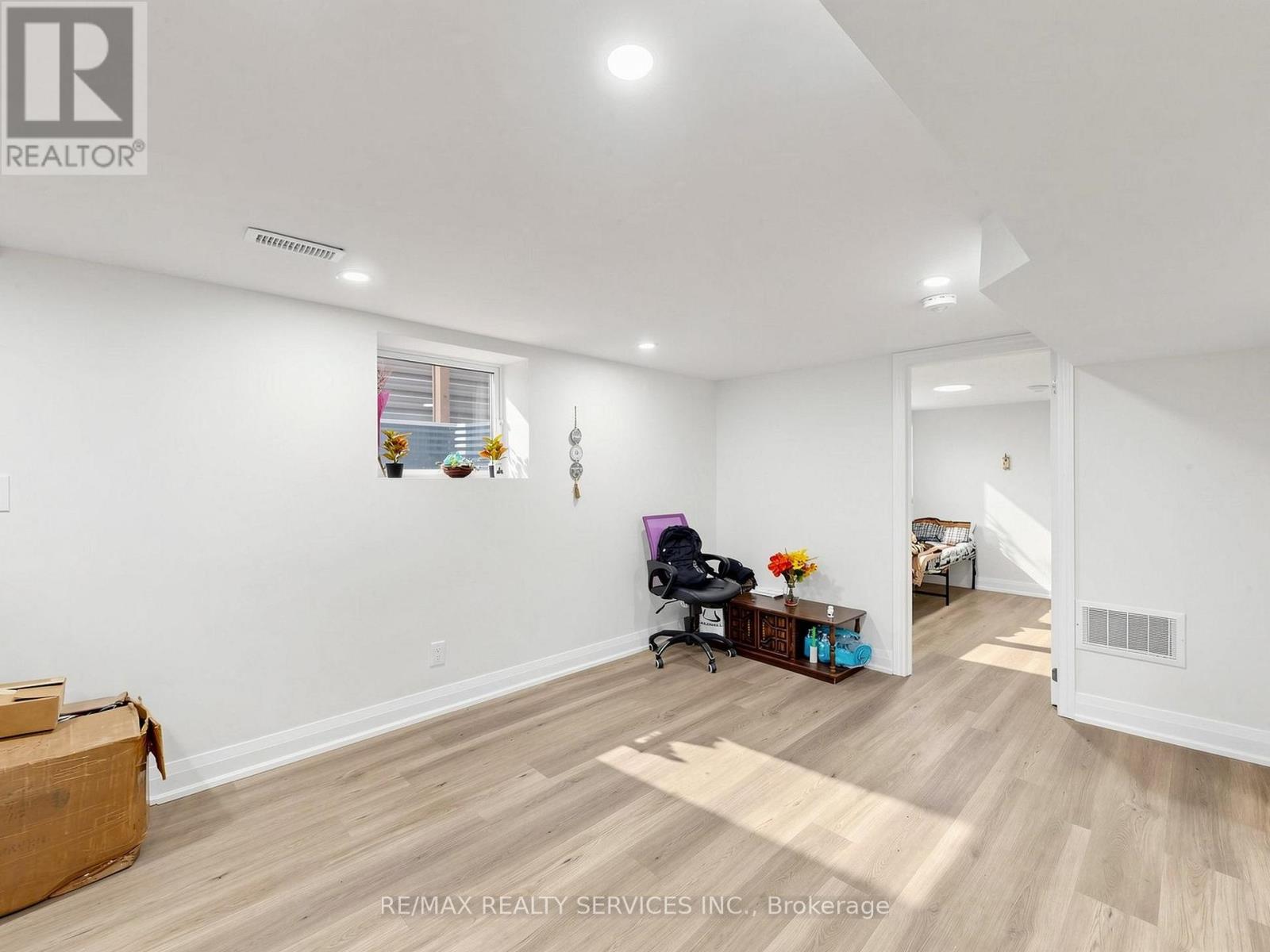 102 WOODWARD AVENUE - 25