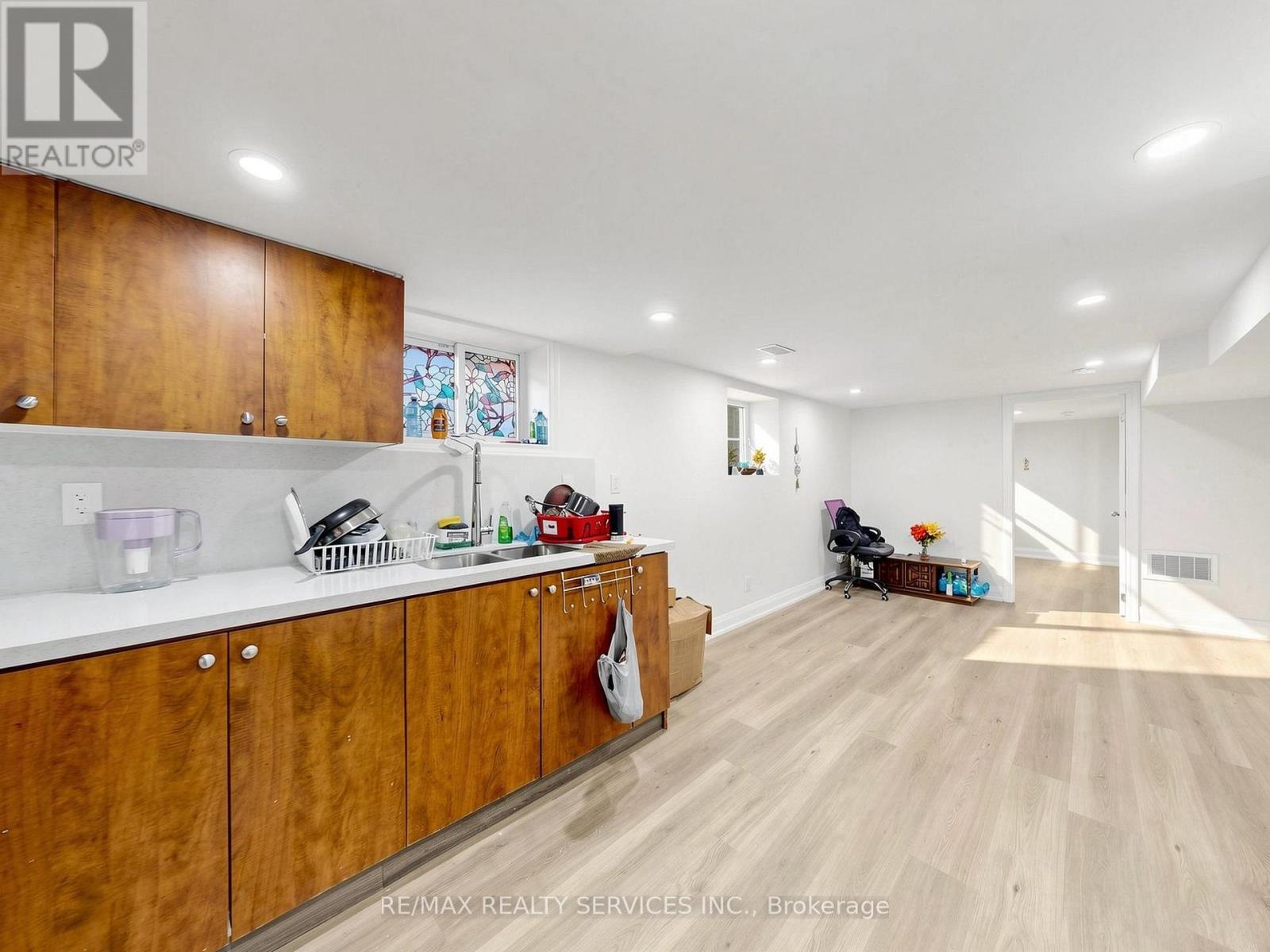 102 WOODWARD AVENUE - 27