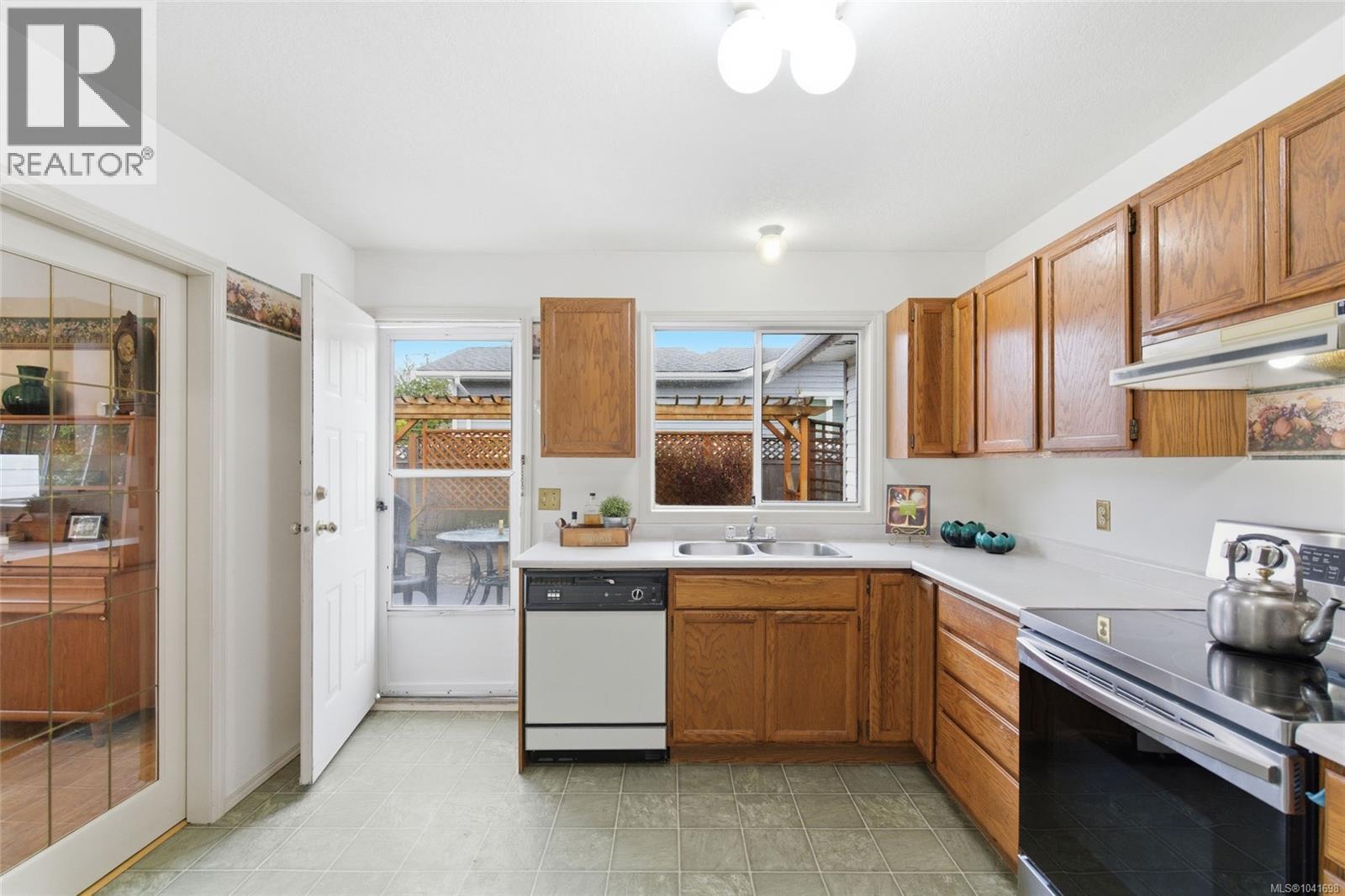 702 Forsyth Ave - 6