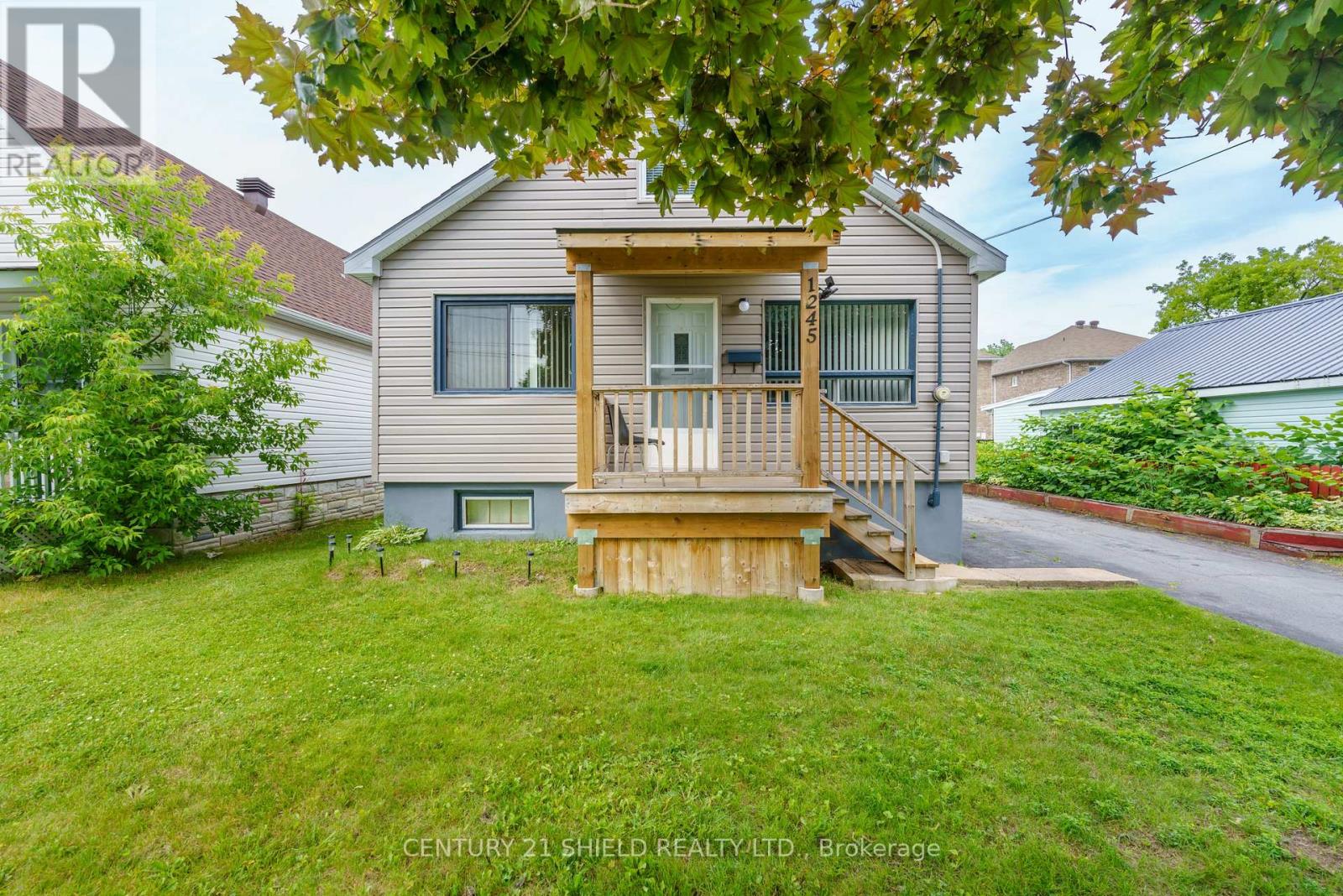 1245 NOTRE DAME STREET W - 1