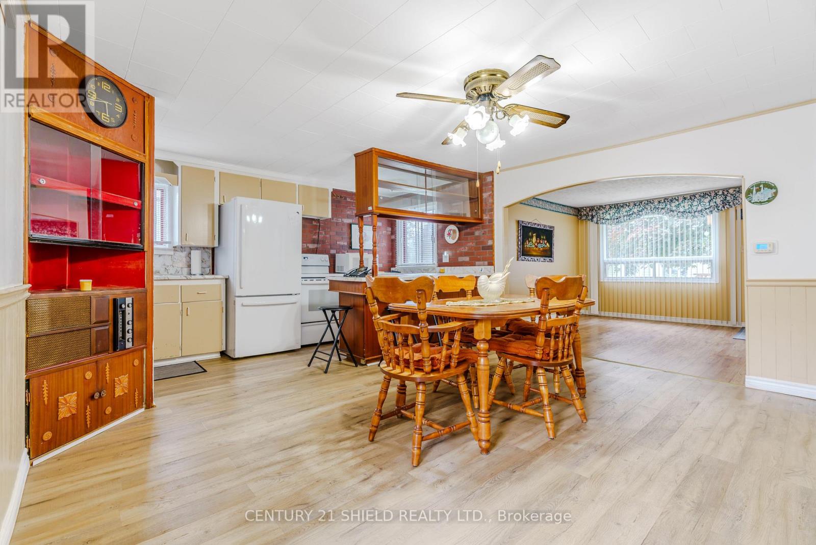 1245 NOTRE DAME STREET W - 17