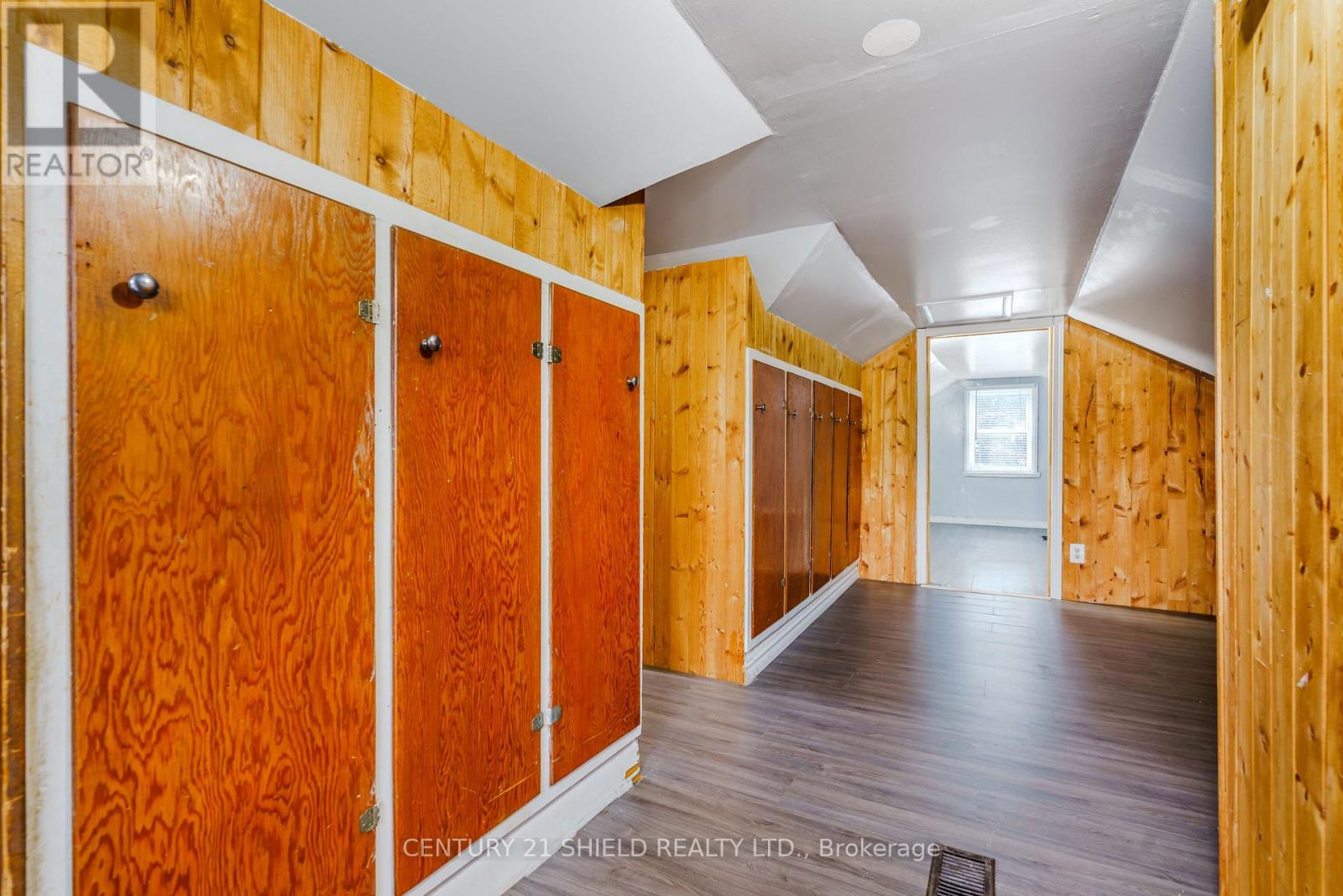 1245 NOTRE DAME STREET W - 25